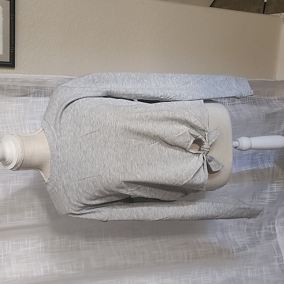 90 Degree By Reflex Tie Front Long Sleeve Crop Top - Picture 2 of 2
